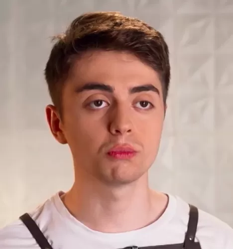 Даниил Колобов — участник шоу  «Молодые ножи» с Ивлевым