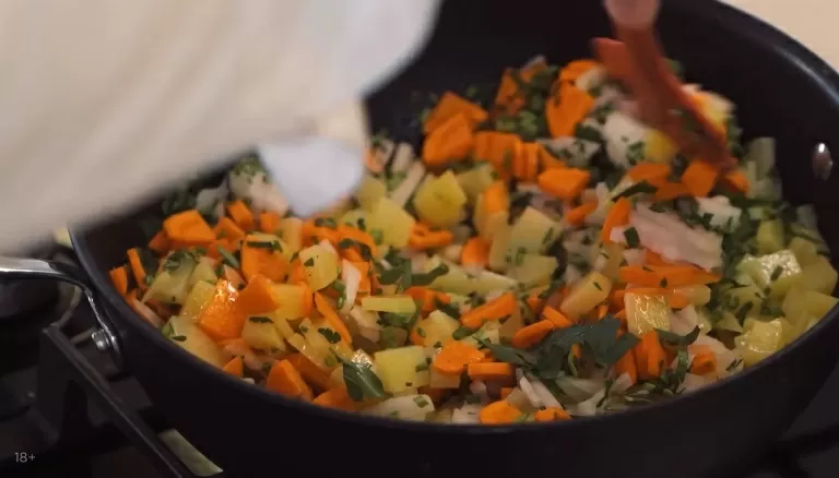 Щи с капустой и грибами - рецепт от Константина Ивлева