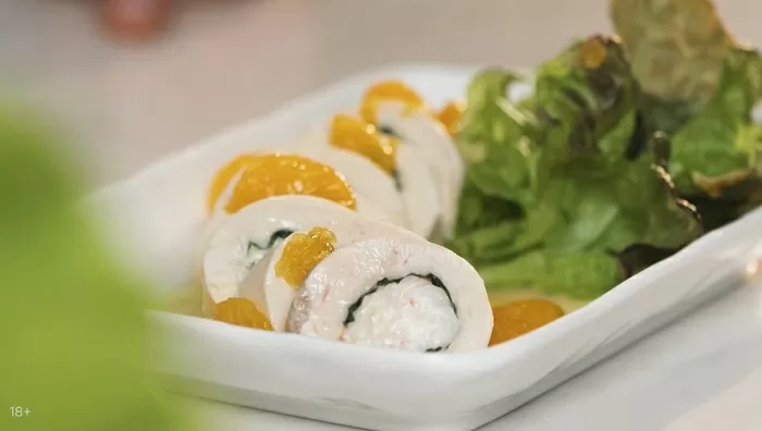 Куриная грудка с крабом в мандариновом соусе - рецепт от Константина Ивлева