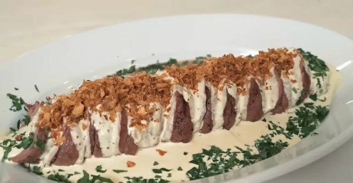 Мясной рулет с грибами - рецепт от Константина Ивлева