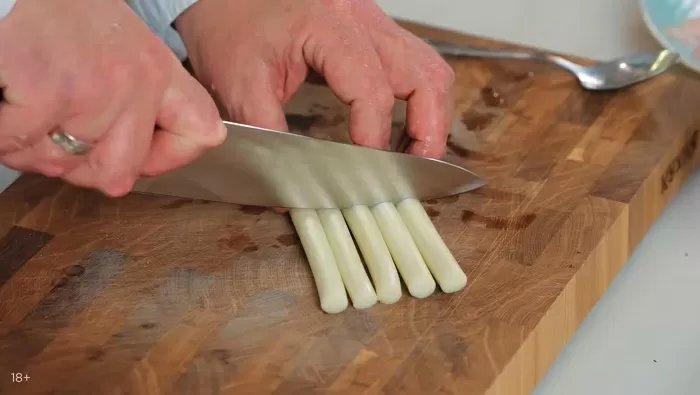 Куриные колбаски с сыром и беконом - рецепт от Константина Ивлева