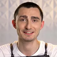 Денис Аполинарьев — участник шоу  «Молодые ножи» с Ивлевым