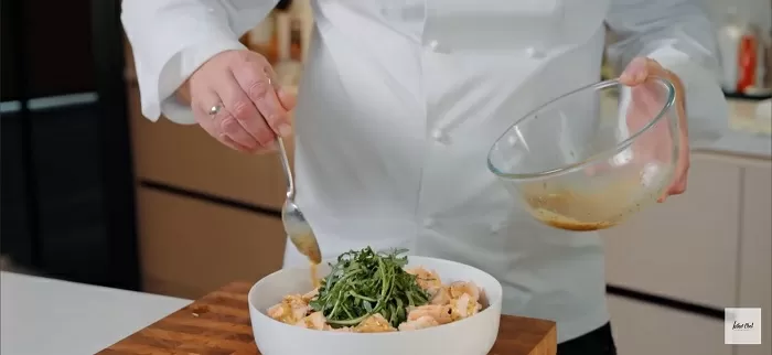 Салат с семгой, картофелем и рукколой - рецепт от Константина Ивлева