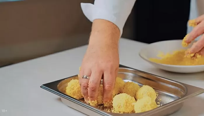 Крокеты с рисом и крабом - рецепт от Константина Ивлева