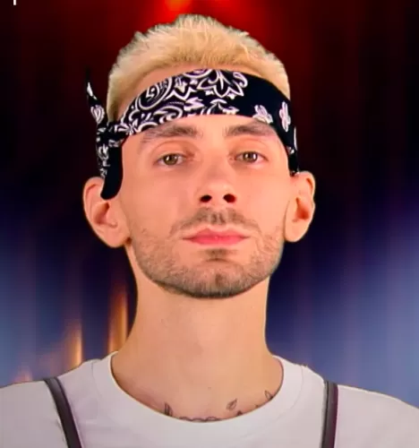 Александр Сывороткин — участник шоу  «Молодые ножи» с Ивлевым