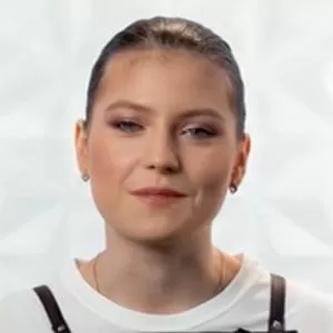 София Минаева — участник шоу  «Молодые ножи» с Ивлевым