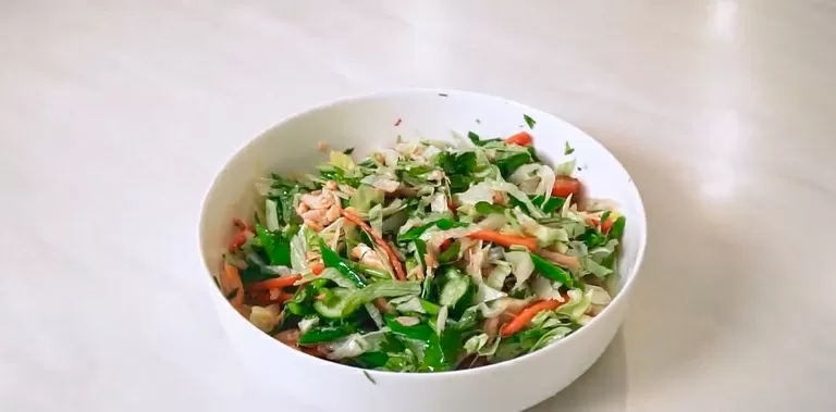 Паназиатский салат из копченой курицы - рецепт от Константина Ивлева