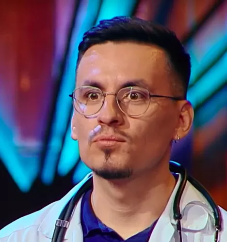 Роман Джумабаев — участник шоу  «Битва шефов» с Ивлевым