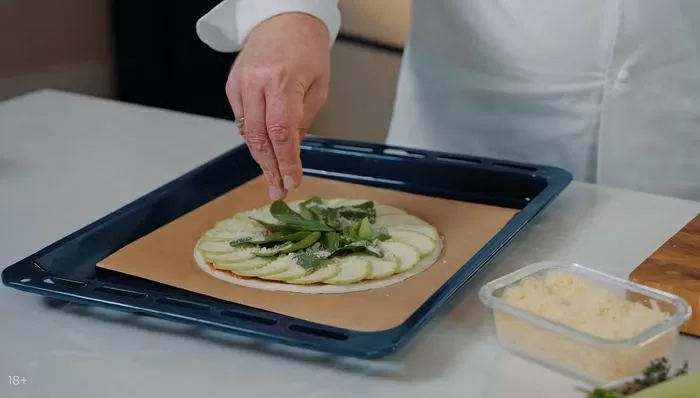 Пирог с кабачками и сыром - рецепт от Константина Ивлева