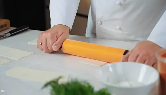 Хрустящие козетки с сосисками и сыром - рецепт от Константина Ивлева