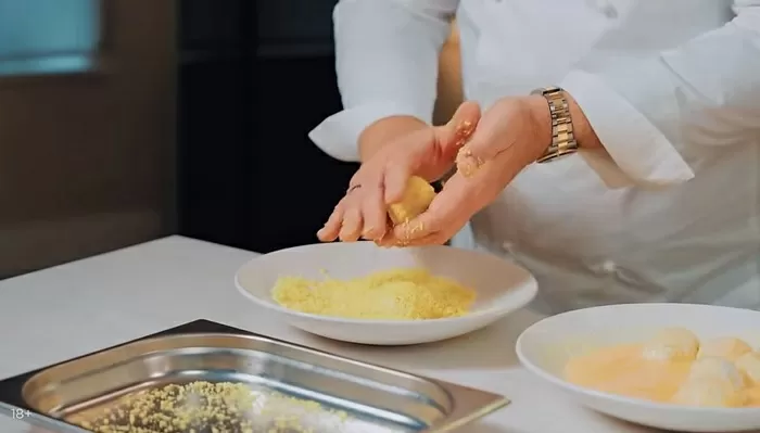 Крокеты с рисом и крабом - рецепт от Константина Ивлева