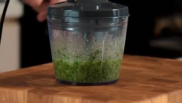 Карпаччо из печеной свеклы с соусом песто - рецепт от Константина Ивлева