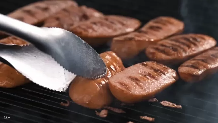 Шаурма с картофелем и шпикачками - рецепт от Константина Ивлева