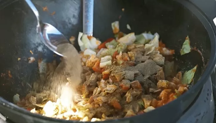 Чахохбили из индейки в казане - рецепт от Константина Ивлева
