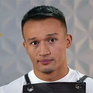 Азибек Кенжаев — участник шоу  «Молодые ножи» с Ивлевым