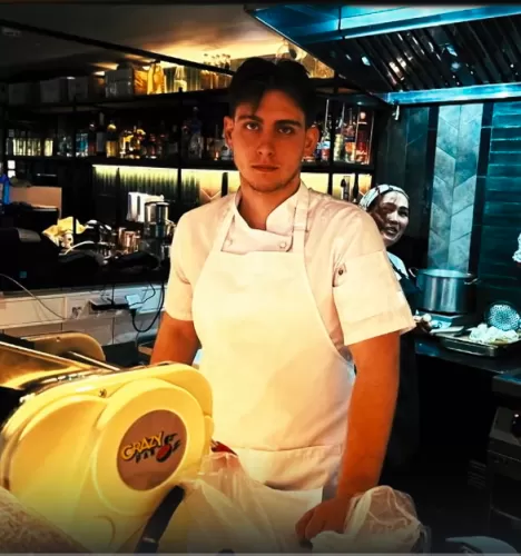 Егор Захарьящев — участник шоу  «Полная посадка» с Ивлевым