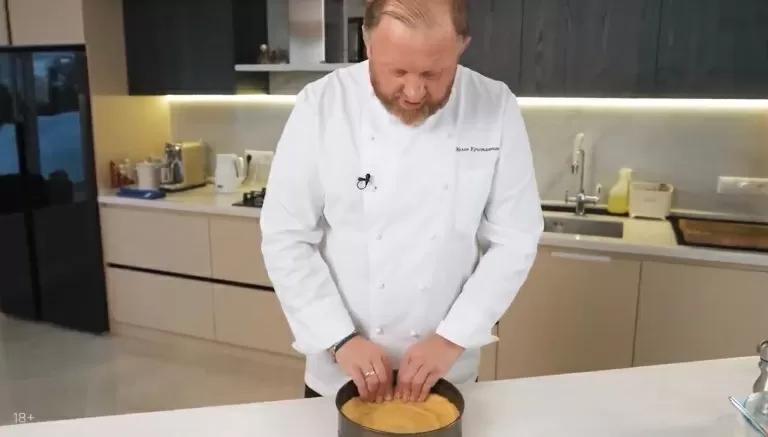 Киш Лорен с лососем и шпинатом - рецепт от Константина Ивлева