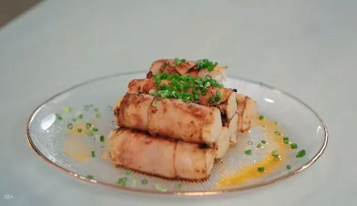 Куриные колбаски с сыром и беконом - рецепт от Константина Ивлева