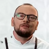 Егор Соловьев — участник шоу  «Молодые ножи» с Ивлевым