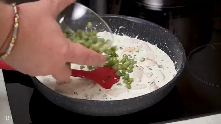 Паста с курицей в сливочном соусе - рецепт от Константина Ивлева