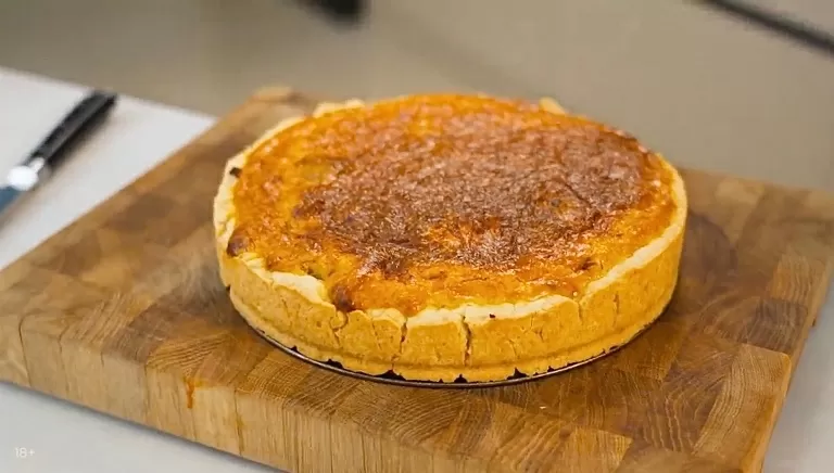 Картофельный пирог с сыром и копченостями - рецепт от Константина Ивлева