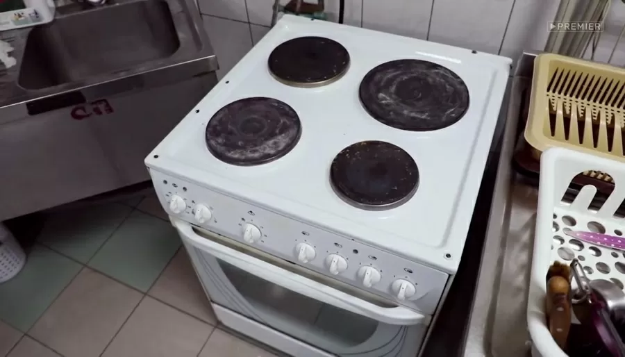 Какие проблемы были у Белый попугай до прихода Ивлева?