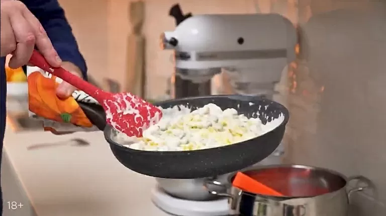 Паста с курицей в сливочном соусе - рецепт от Константина Ивлева