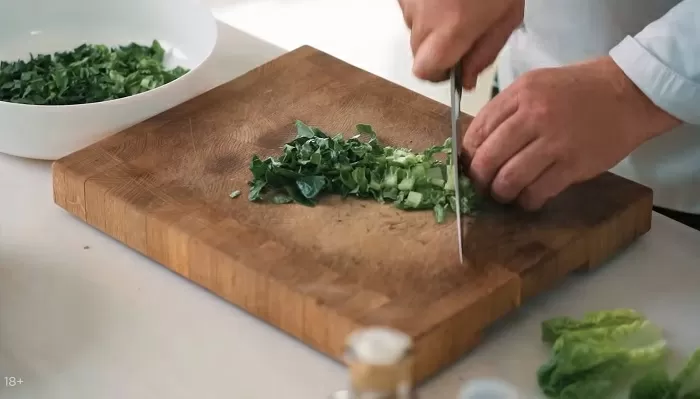 Салат из свежих овощей и курицы - рецепт от Константина Ивлева