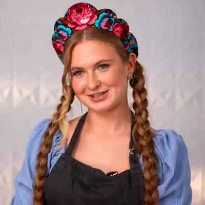 Александра Рогова  — участник шоу  «Молодые ножи. Новая кровь» с Ивлевым