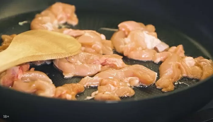 Лапша с курицей и овощами - рецепт от Константина Ивлева