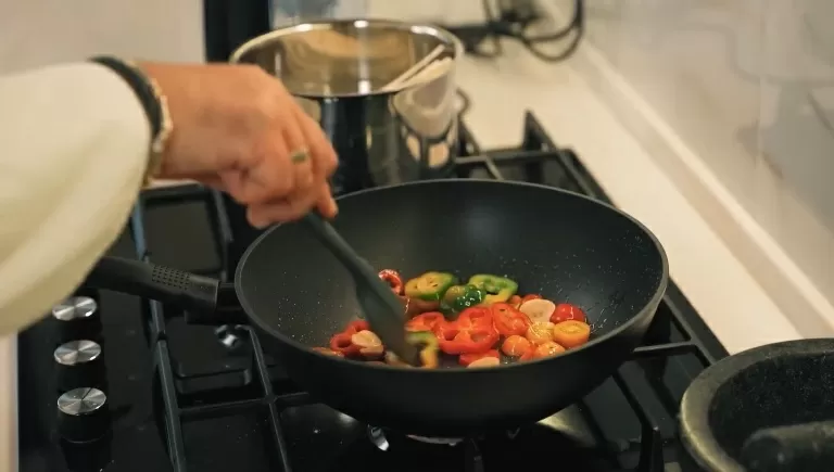Лапша удон с тофу и овощами - рецепт от Константина Ивлева