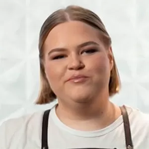 Валентина Лобцова — участник шоу  «Молодые ножи» с Ивлевым