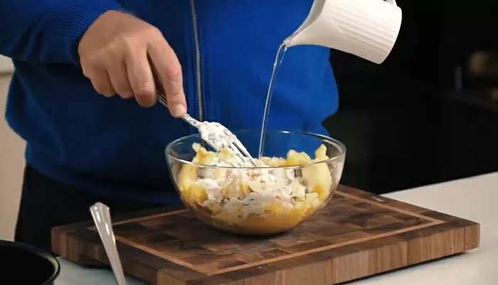 Картофельный пирог с грибами  - рецепт от Константина Ивлева