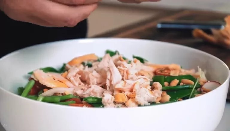 Паназиатский салат из копченой курицы - рецепт от Константина Ивлева