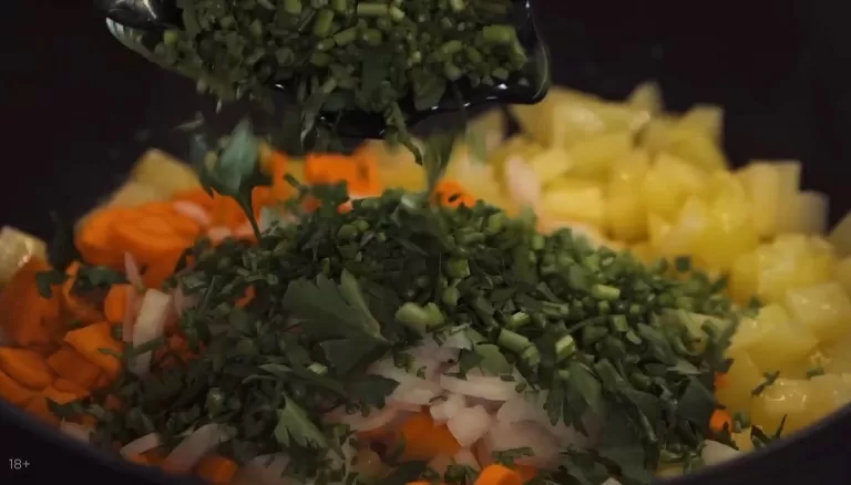 Щи с капустой и грибами - рецепт от Константина Ивлева