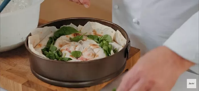 Мясной пирог в лаваше - рецепт от Константина Ивлева